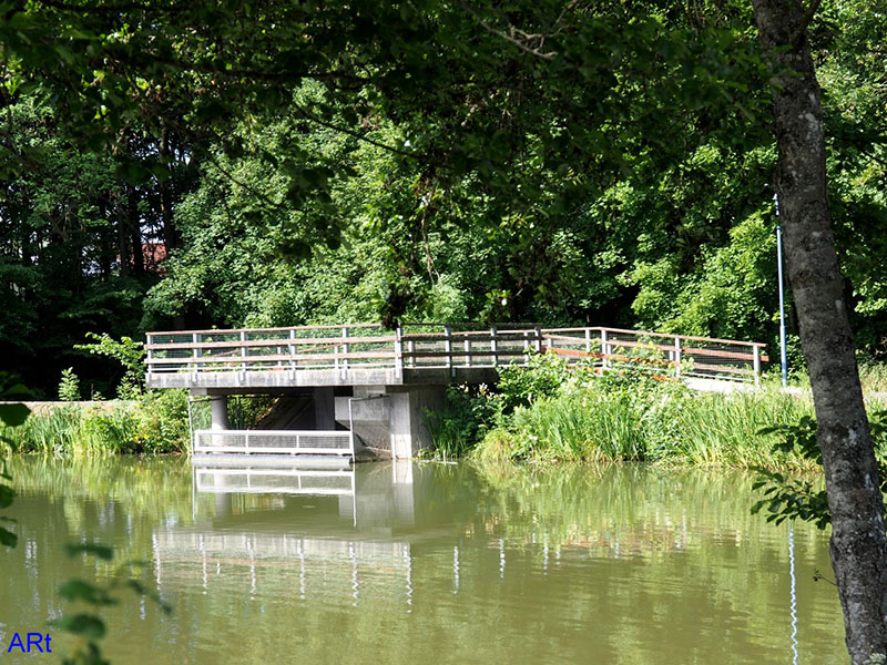 Stauwehr am Ende des großen Salinensees Richtung Stadt