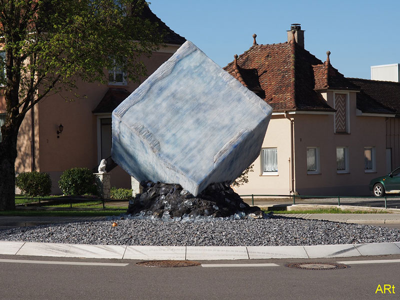 „Salzkristal” - Skulptur von Arnulf Struck - am Rössle-Kreisel