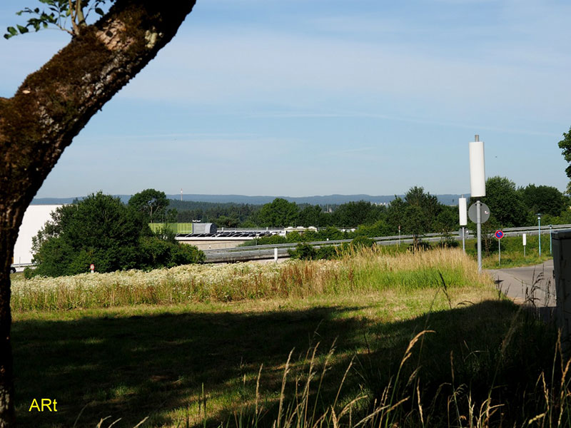 Blick vom Weg zur Kurklinik Hüttenbühl Richtung Gewerbegebiet