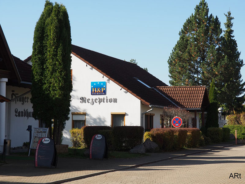 Einfahrt zum Öfinger Feriendorf