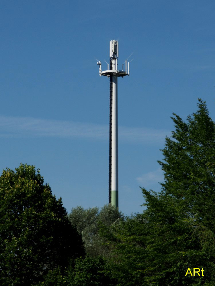 Mobilfunk-Sendemast an der Schnellstraße nach Donaueschingen Nähe Sportplätze