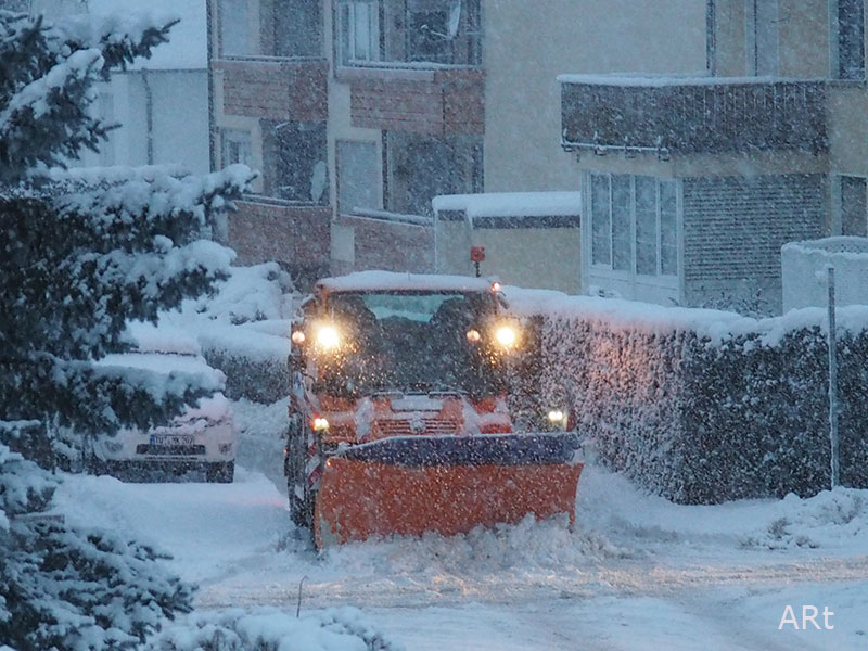 Schneeraupe auf der Wilhelmstraße